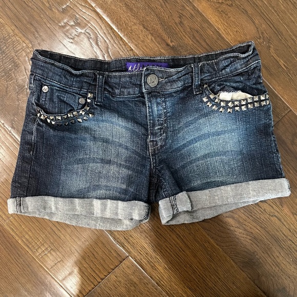 Miley Cyrus Max Azria Jean Shorts - Picture 2 of 8